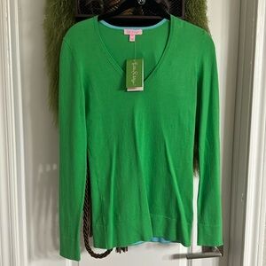 Lilly Pulitzer Kelly Green V-neck light white sweater. XS. NWT